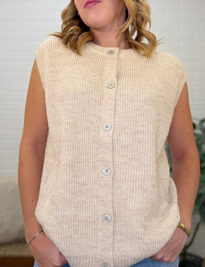 Sleeveless Button-up Sweater Vest